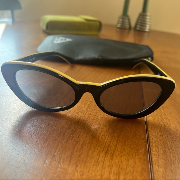 RARE UNIF black Dollies sunglasses, excellent condition - Picture 2 of 5